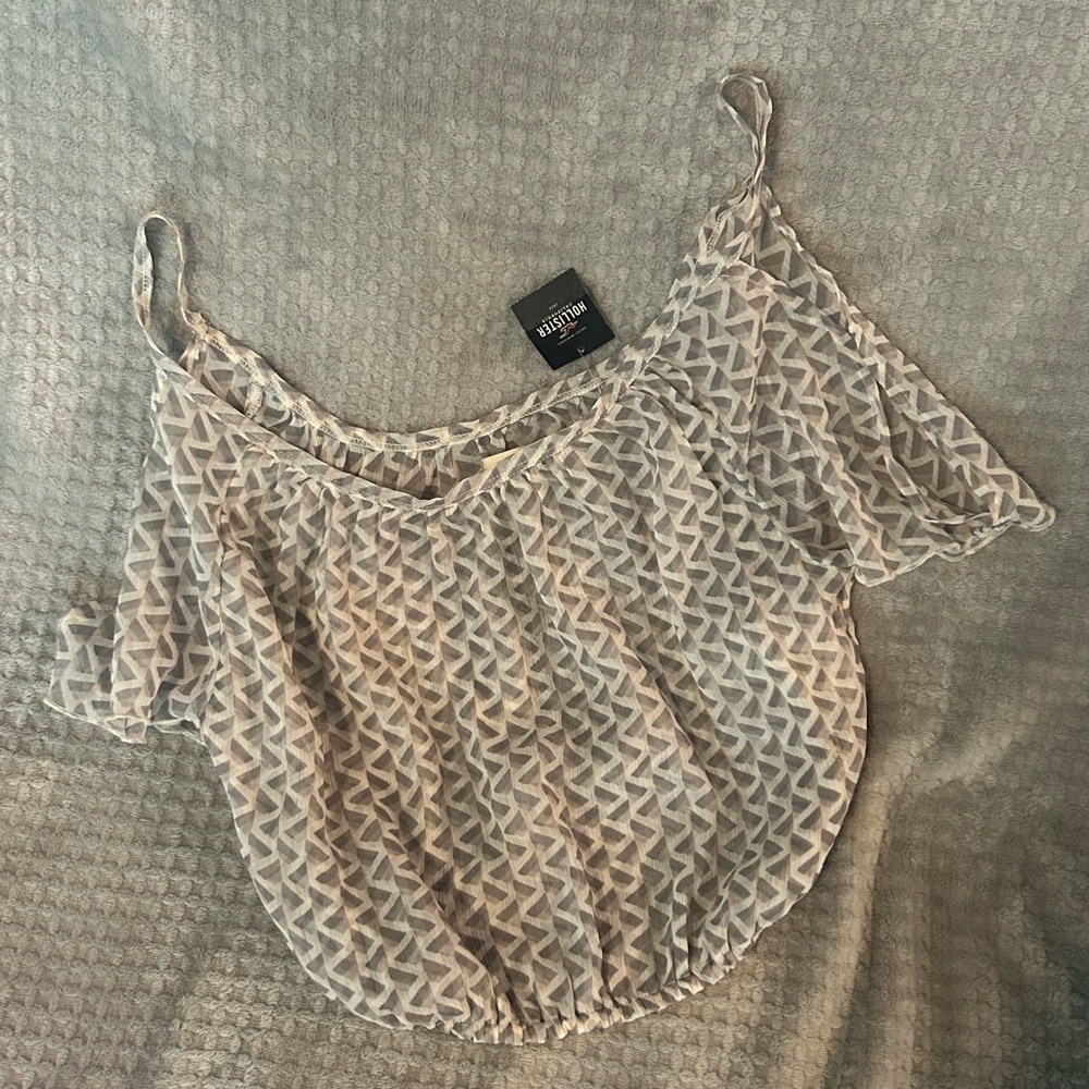 Hollister Geometric Gray Off-Shoulder Blouse